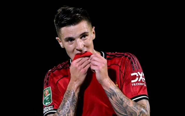 Benjamin Sesko có màn thể hiện kém ấn tượng